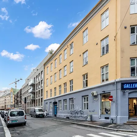 Exclusive And Spacious In Center *
