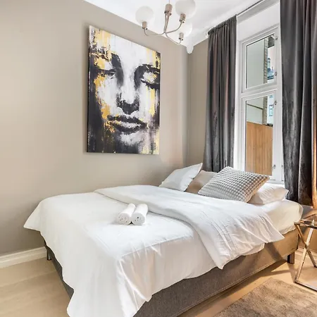 Exclusive And Spacious In Center