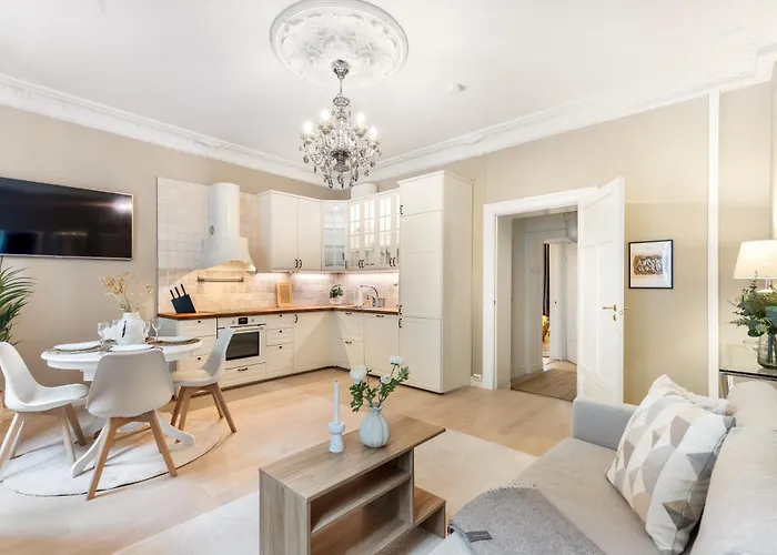 Lägenhet Exclusive And Spacious In Center *